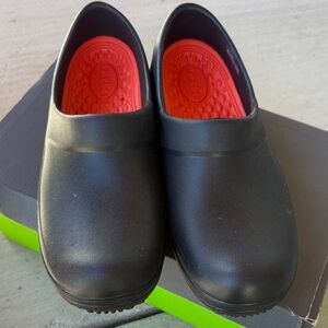 Crocs Neria Pro II LR Work Clog - Women's size 8